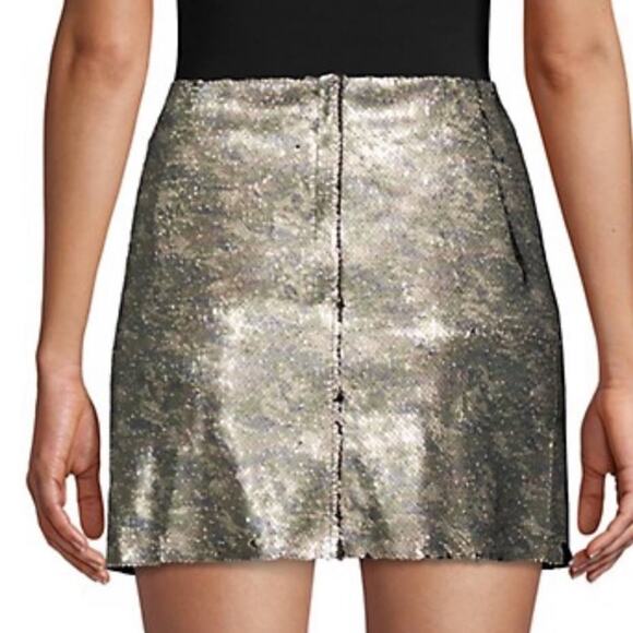 Free People Women's Black/Green Camo Reverse Sequin Stretch Mini Skirt sz 6 - Picture 4 of 8